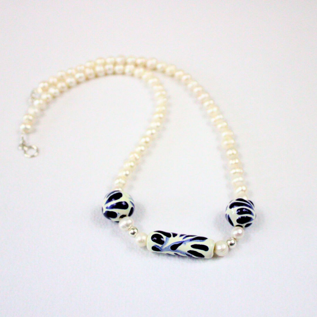 Collar Talavera Blanca